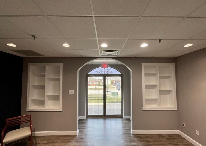 More Photos Of 784 Wall St, O'Fallon Office For Lease
