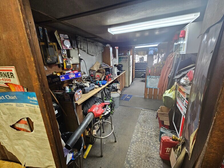 More Photos Of 1737 S Burlington Rd, Bridgeton Flex For Sale