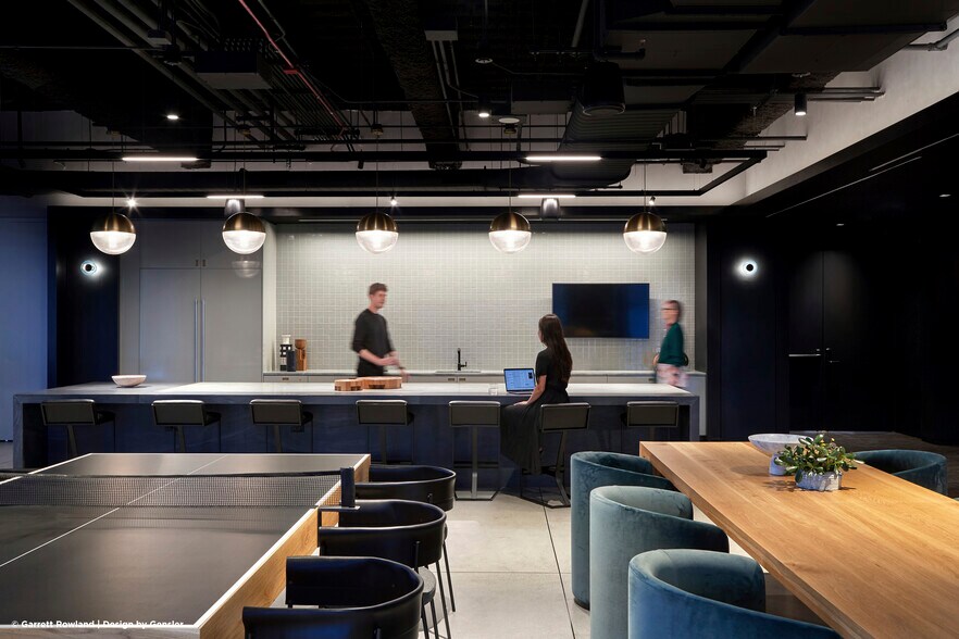 More Photos Of 167 N Green St, Chicago Office For Lease