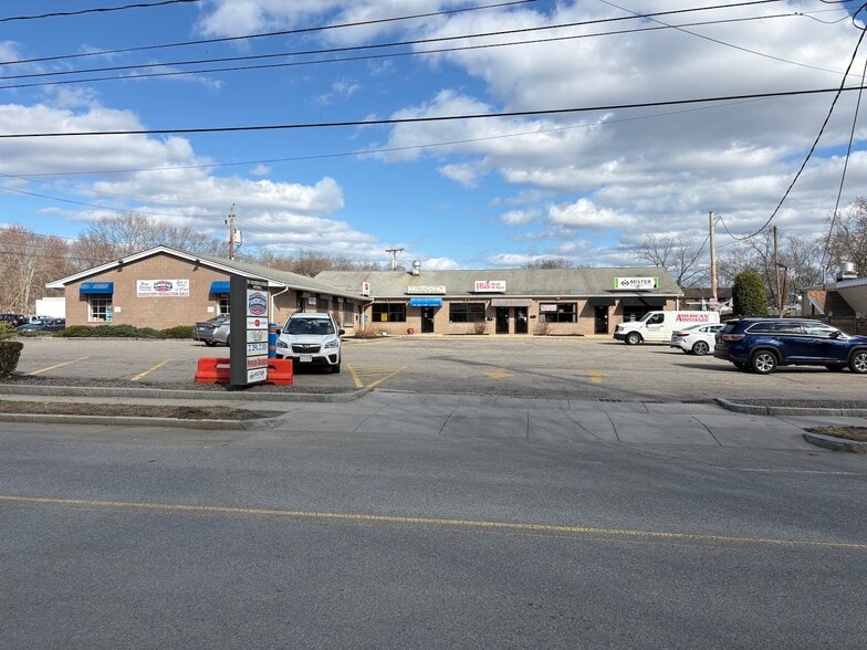 Primary Photo Of 191-203 North St St, Newton General Retail For Lease
