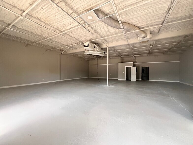 More Photos Of 5900-5928 Allday Dr, Houston Light Distribution For Lease