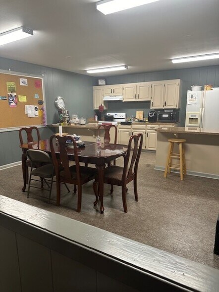 More Photos Of 933 Ridge Rd, Duson Service For Lease