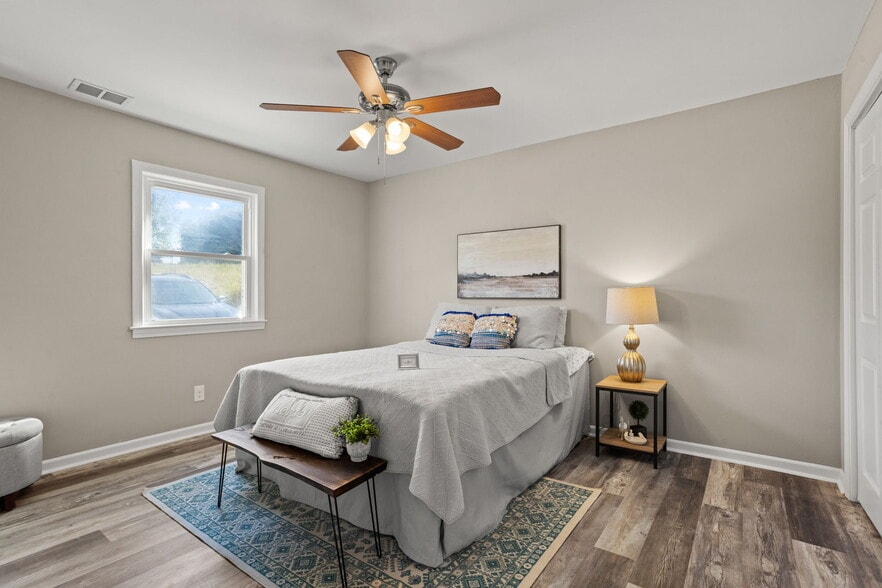 More Photos Of 110-118 Greenforest Cir, Liberty Apartments For Sale