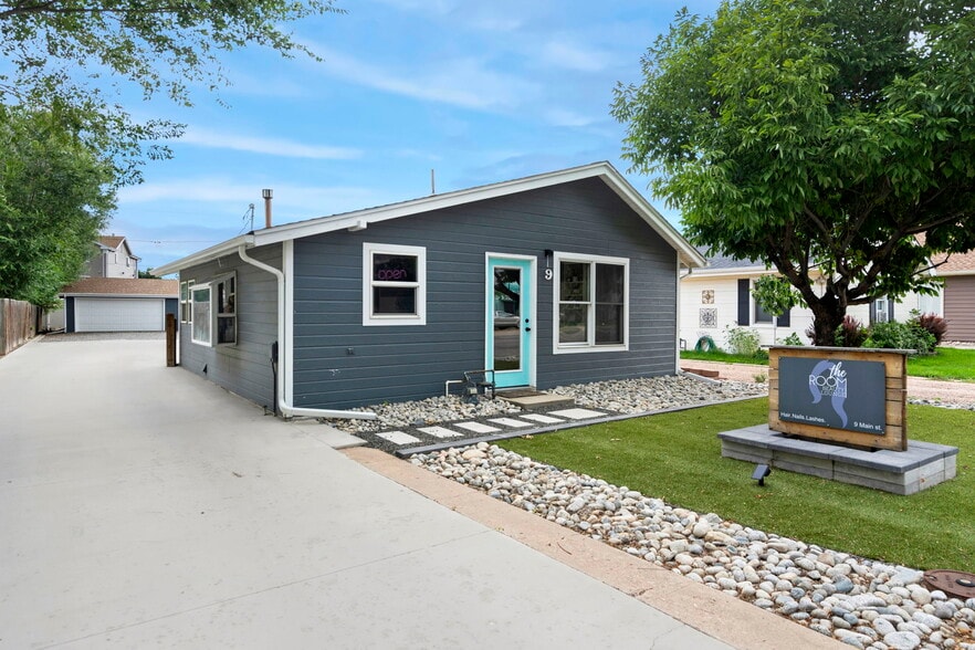 More Photos Of 9 Main St, Windsor Freestanding For Sale