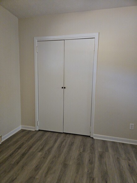 More Photos Of 4305 Rosehill Rd, Fayetteville Multifamily For Sale