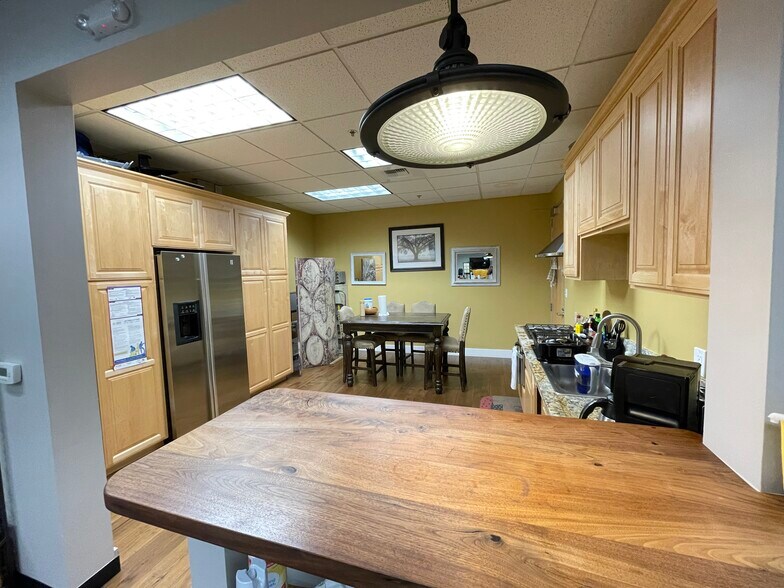 More Photos Of 1972 Del Paso Rd, Sacramento Medical For Sale