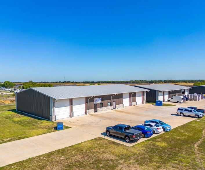 More Photos Of 9115 East Highway 67, Alvarado Showroom For Lease