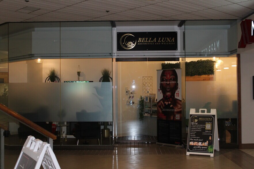 More Photos Of 1500 Main St, Springfield Medical For Lease