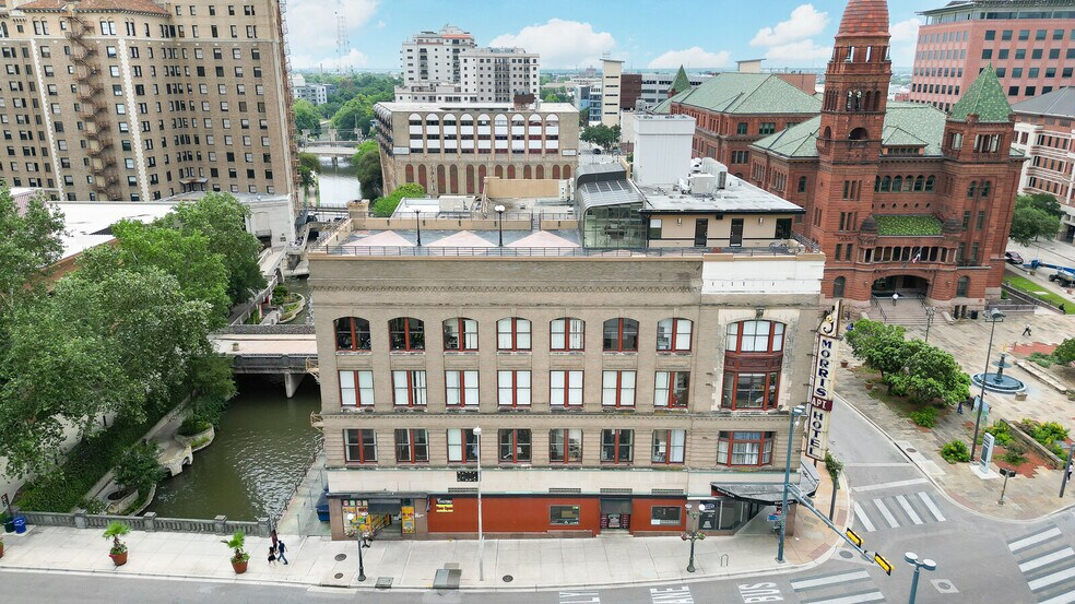 More Photos Of 126 E Main Plz, San Antonio Apartments For Sale