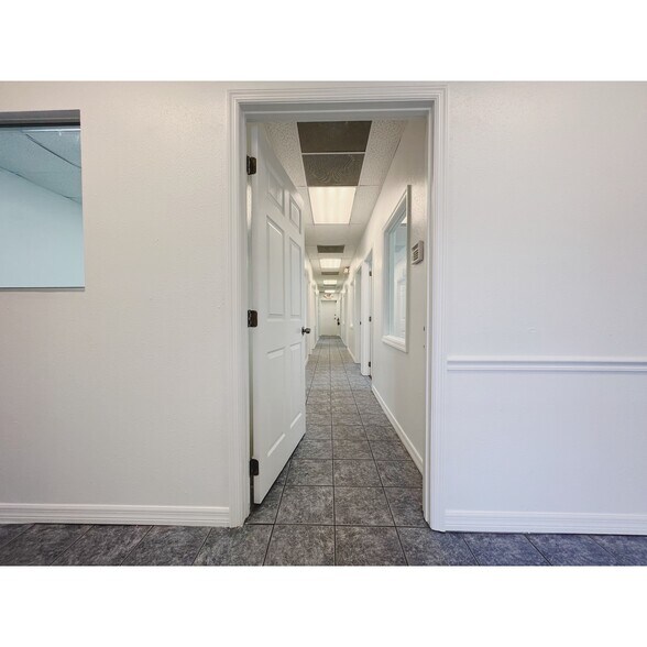 More Photos Of 7216 Chancery Ln, Orlando Warehouse For Lease