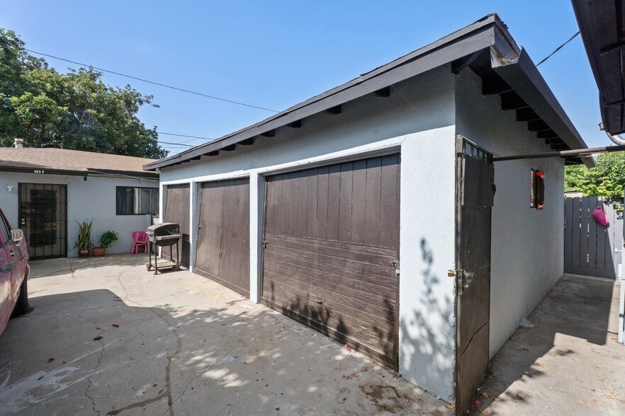 More Photos Of 1526 E 77th Pl, Los Angeles Multifamily For Sale