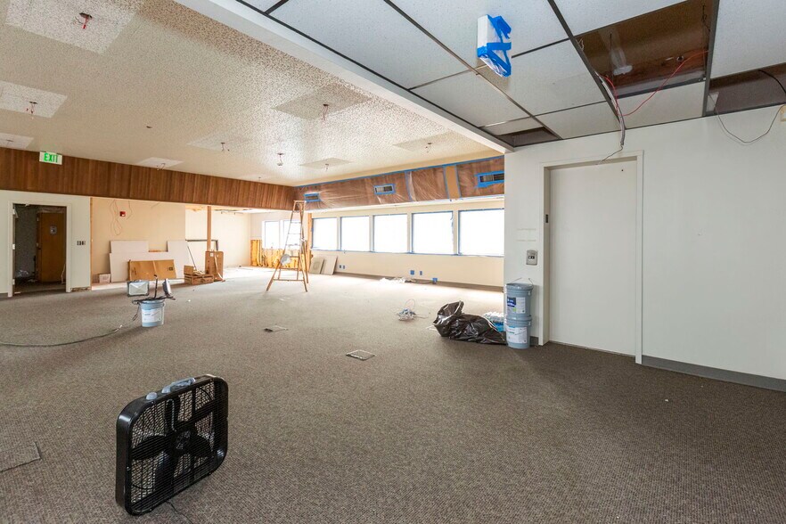More Photos Of 873-875 6th St, Bremerton Bank For Lease
