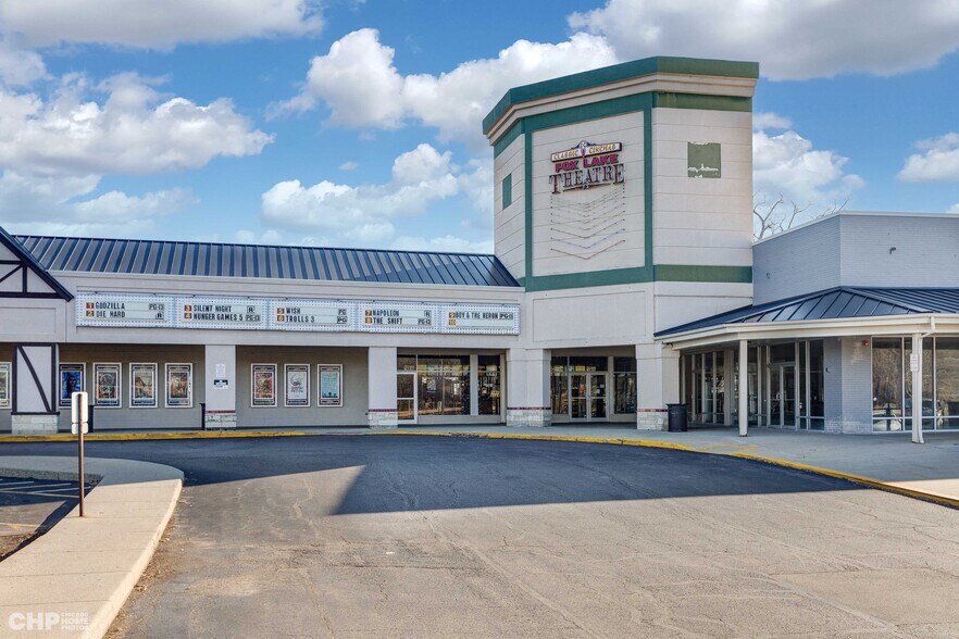 More Photos Of 65 E Grand Ave, Fox Lake Unknown For Lease