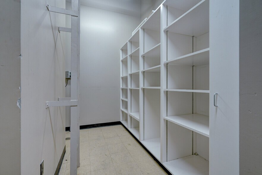 More Photos Of 14900 SE 29th St, Choctaw Bank For Lease