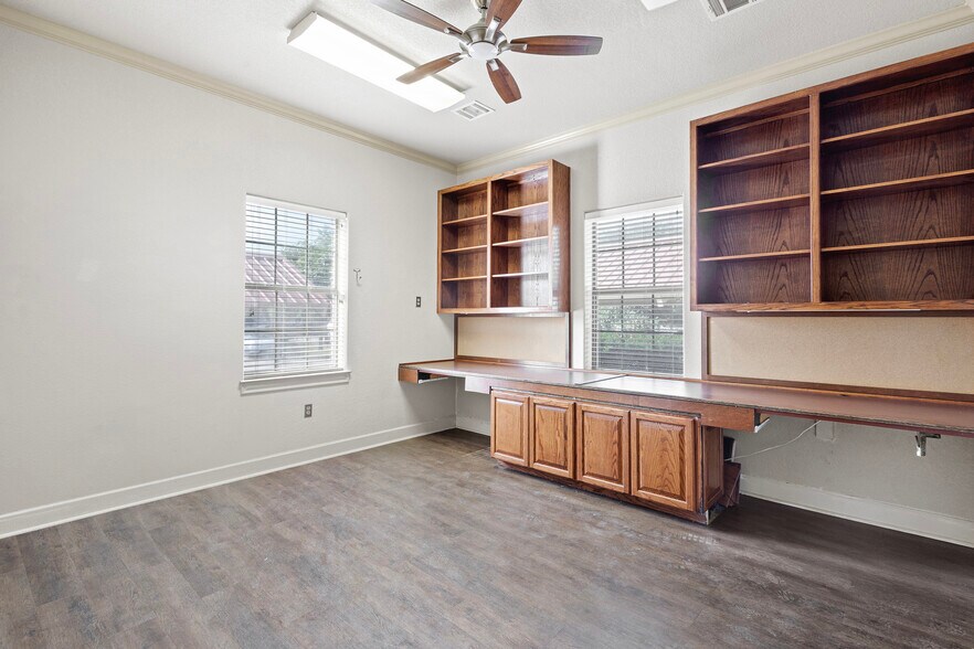 More Photos Of 9480-3 Huebner Rd, San Antonio Medical For Lease