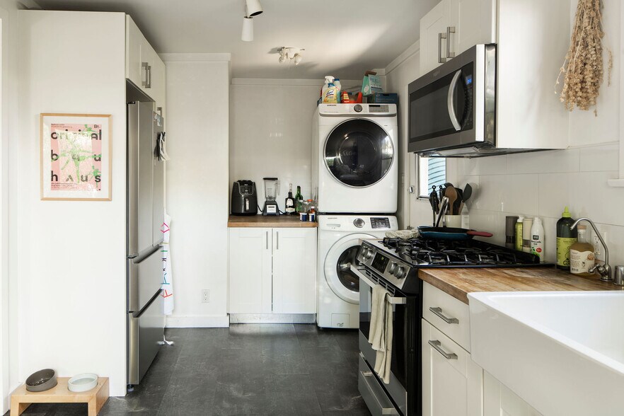 More Photos Of 608 Westminster Ave, Venice Apartments For Sale