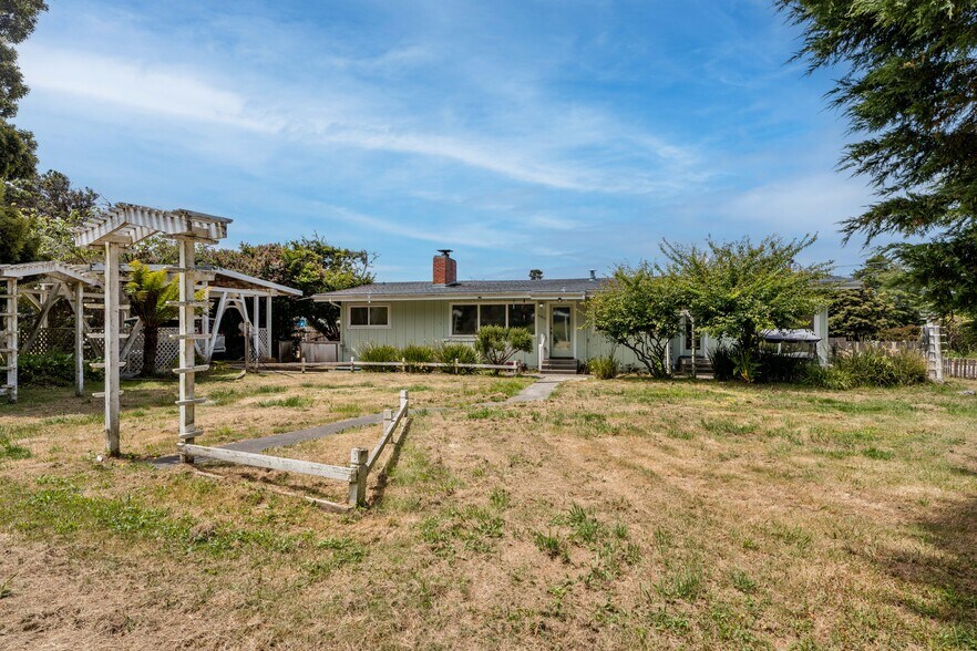 More Photos Of 23800 N Highway 1, Fort Bragg Apartments For Sale