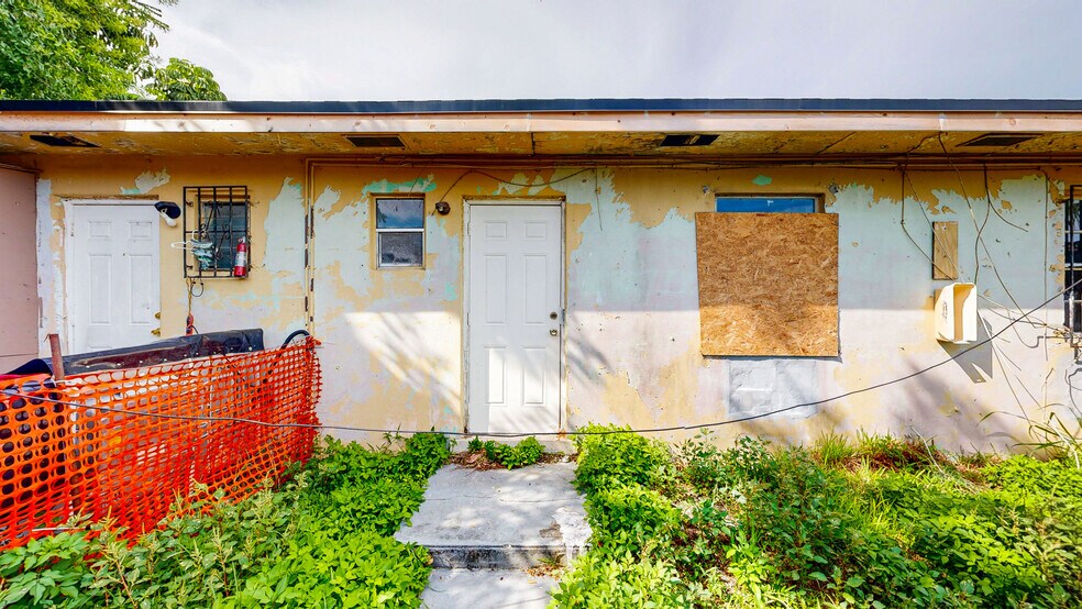 More Photos Of 1478 NW 2nd Ave, Florida City Multifamily For Sale