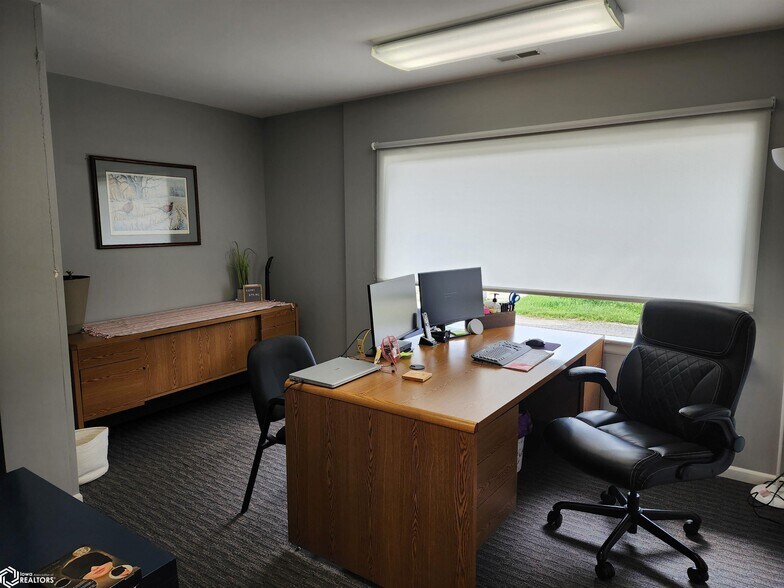 More Photos Of 106 E 7th St, Atlantic Office For Sale