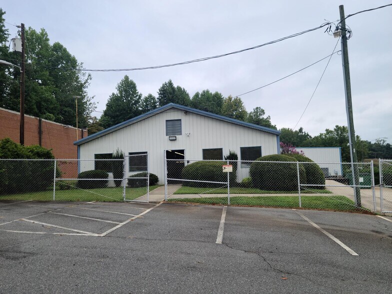 Primary Photo Of 8812 Wilkinson Blvd, Charlotte Warehouse For Lease