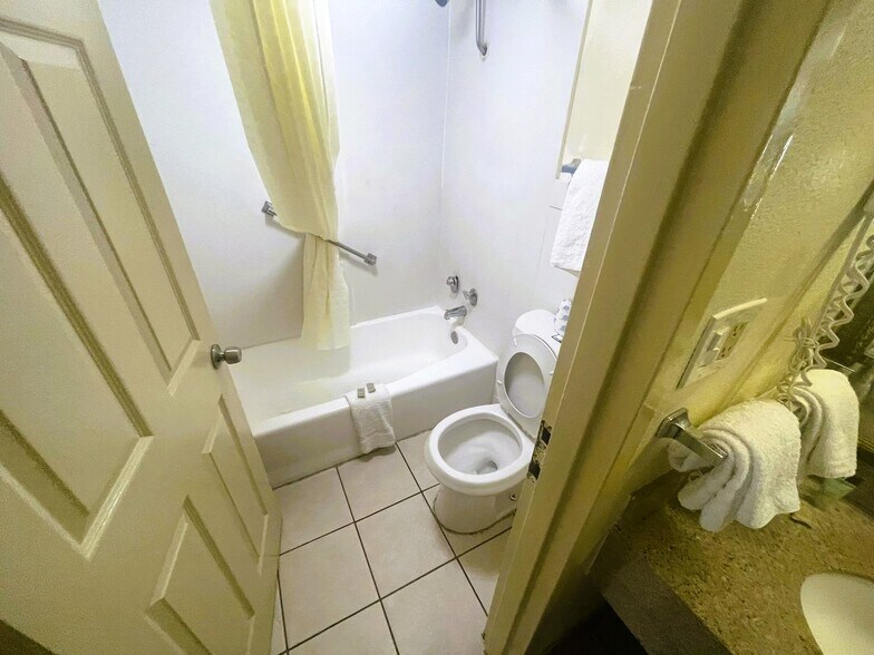 More Photos Of 1700 US-280, Phenix City Hotel For Sale