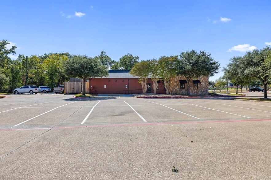 More Photos Of 620 Harvey Rd, College Station Restaurant For Sale