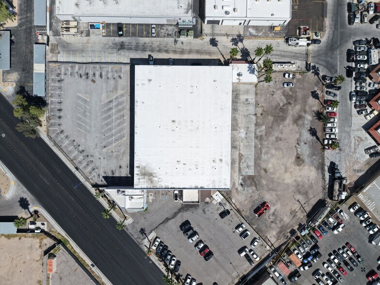 More Photos Of 3250 Palm Pky, Las Vegas Warehouse For Lease