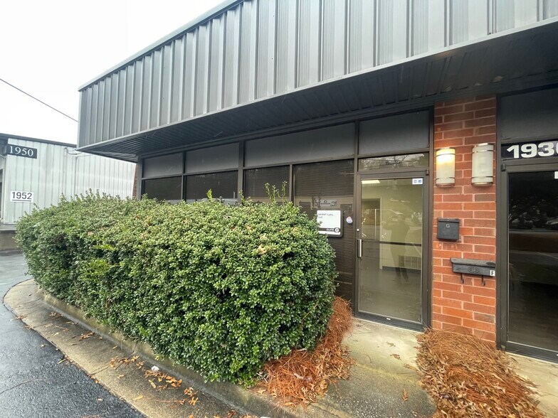 More Photos Of 1930 Airport Industrial Park Dr, Marietta Distribution For Lease