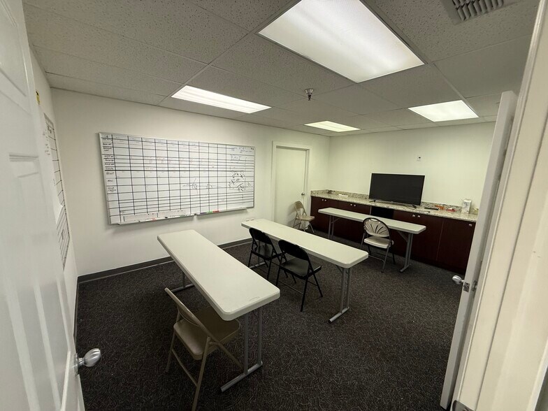 More Photos Of 2711 Airport Rd, Plant City Industrial For Sale
