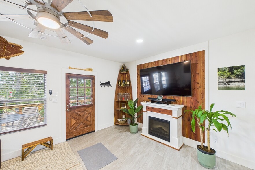 More Photos Of 141 County Road 851, Elizabeth Hotel For Sale