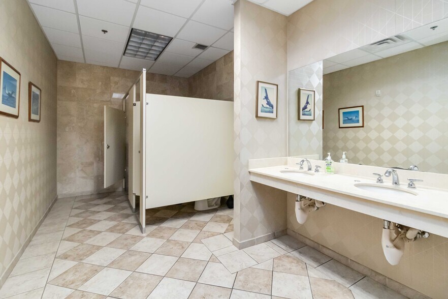 More Photos Of 500 Plantation Park Dr, Loganville Office For Sale