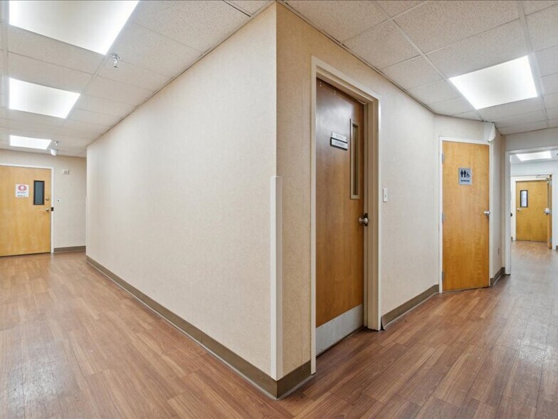 More Photos Of 1100 W Saginaw St, Lansing Medical For Sale