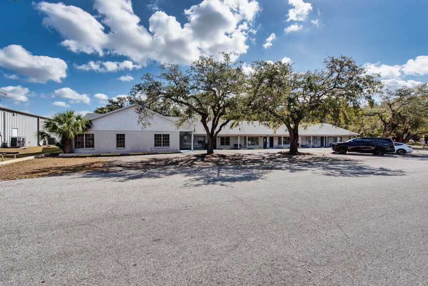 More Photos Of 7408 Commerce St, Riverview General Retail For Lease