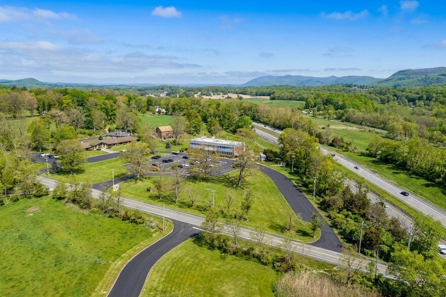 More Photos Of 70 Pleasant Hill Rd, New Windsor Township Office For Sale