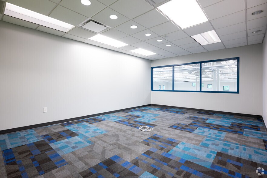 More Photos Of 119 Cane Creek Blvd, Danville Telecom Hotel Data Hosting For Lease