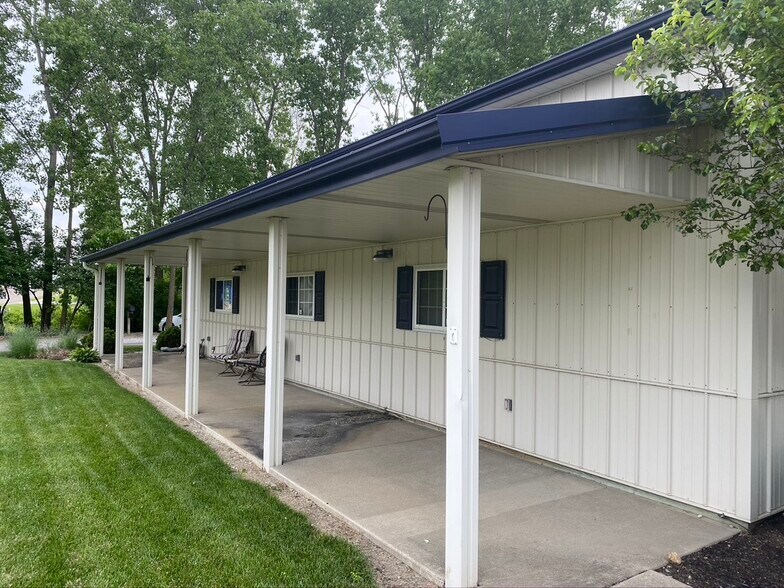 More Photos Of 1265 S Dorset Rd, Troy Freestanding For Sale