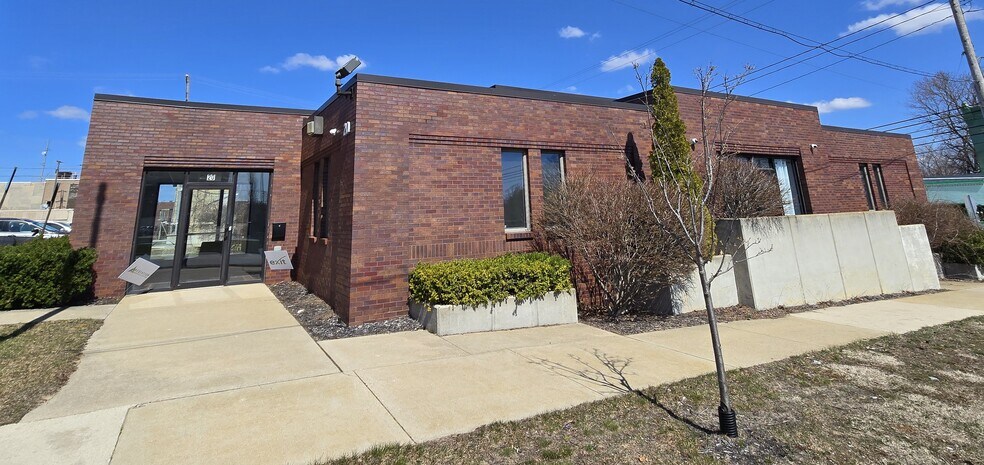 More Photos Of 20 W Muskegon Ave, Muskegon Office For Sale