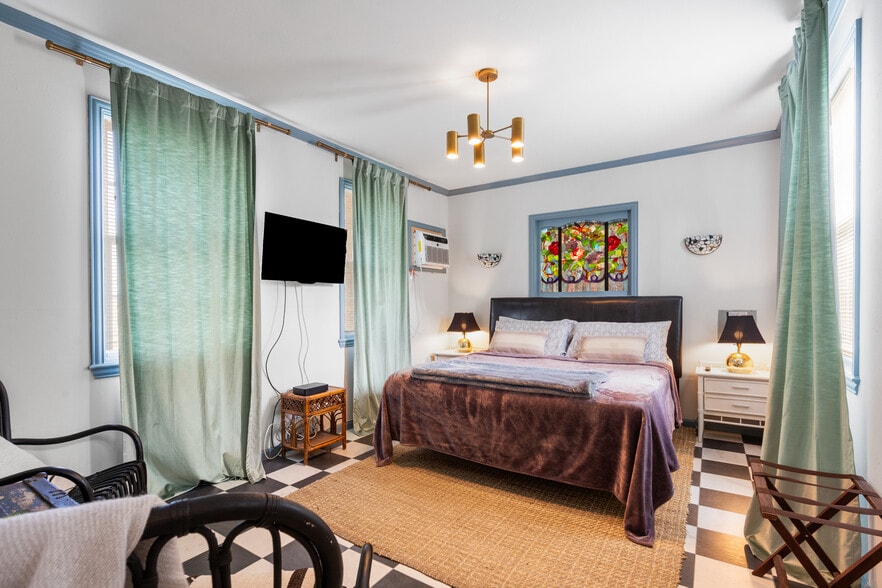 More Photos Of 1103 33rd St, Galveston Hotel For Sale