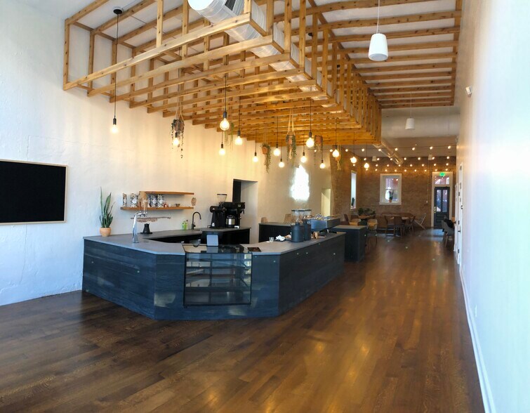 More Photos Of 358 Main St, Memphis Storefront Retail Residential For Lease