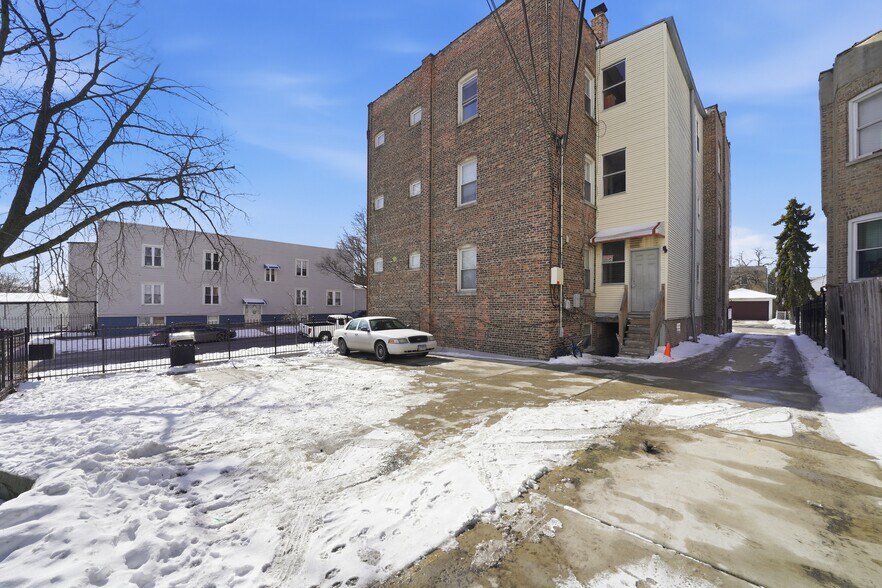 More Photos Of 4948-58 W Dickens Ave, Chicago Apartments For Sale