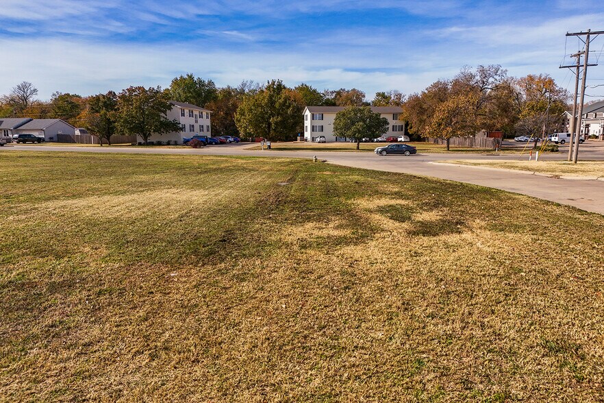 More Photos Of 1+/- Acre on Marcella & Huehl, Salina Land For Sale