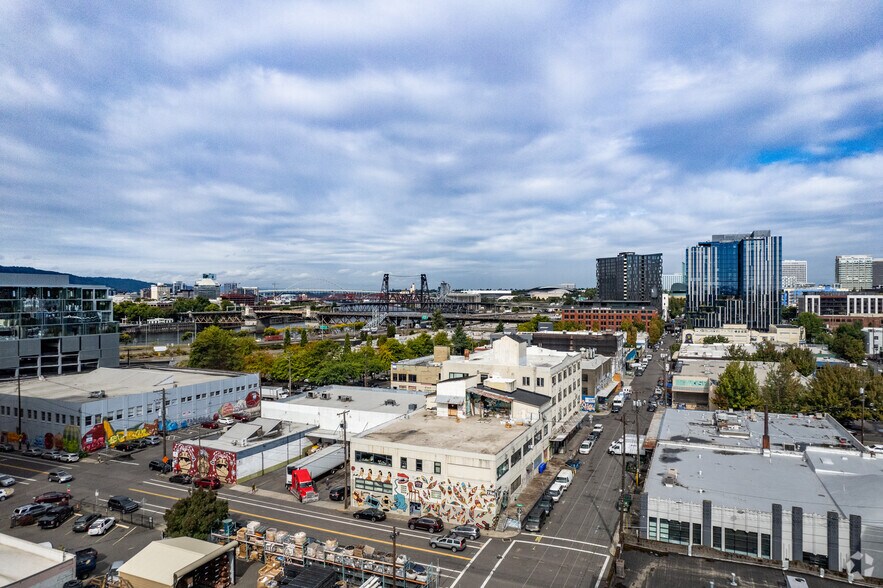 More Photos Of 232 SE Oak St, Portland Warehouse For Lease