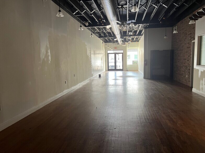 More Photos Of 2516-2520 Times Blvd, Houston Storefront Retail Office For Lease
