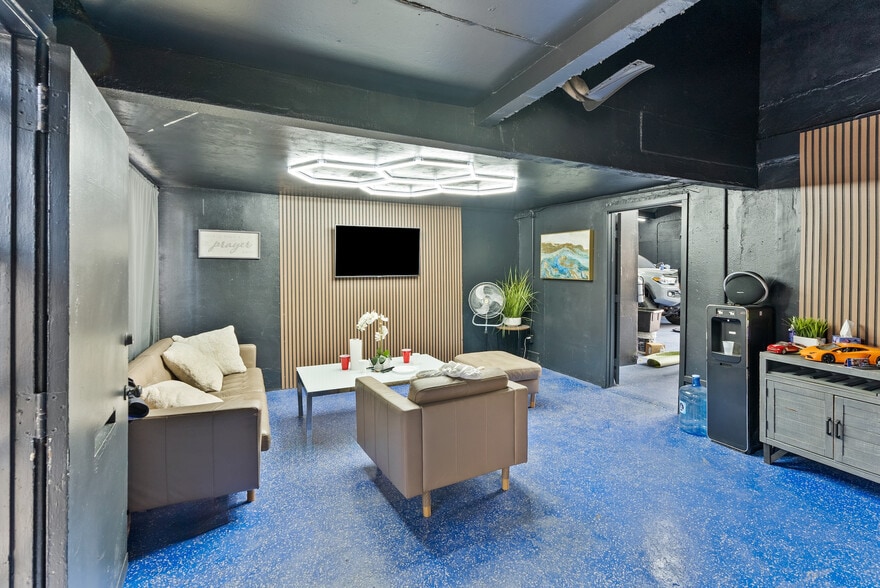 More Photos Of 4151 E Olympic Blvd, Los Angeles Auto Repair For Sale