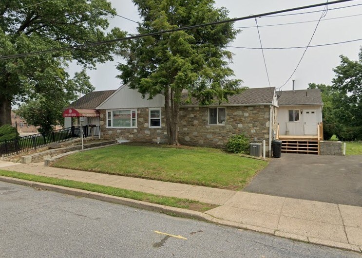 Primary Photo Of 8401 Bustleton Ave, Philadelphia Medical For Lease