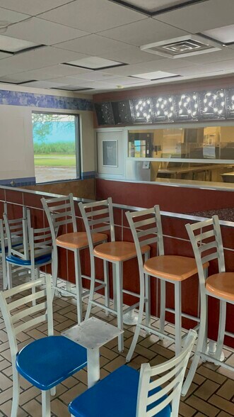 More Photos Of 17431 Dix Rd, Melvindale Fast Food For Lease