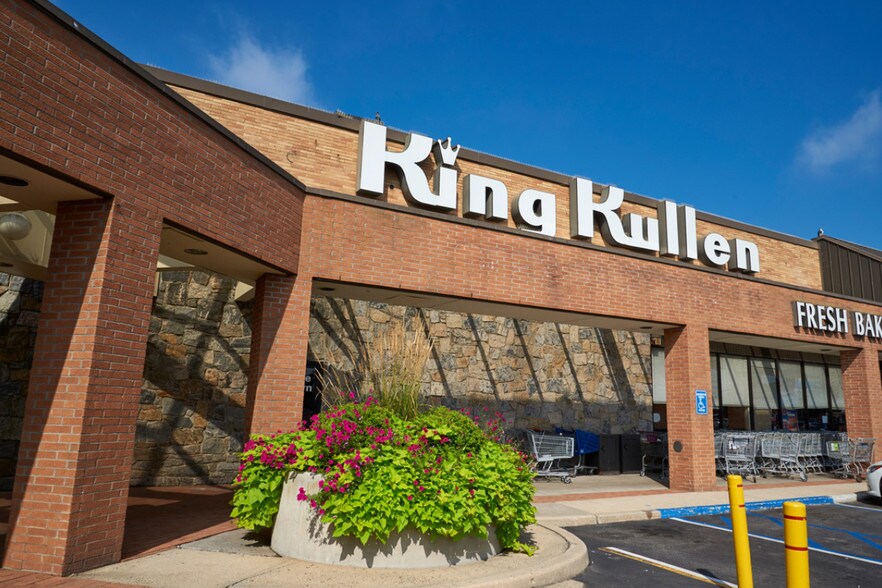 More Photos Of 1130-1238 Deer Park Ave, Babylon Unknown For Lease