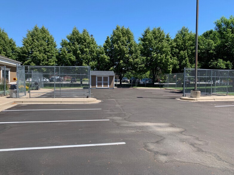 More Photos Of 115 Golf Course Rd, Logan Office For Lease