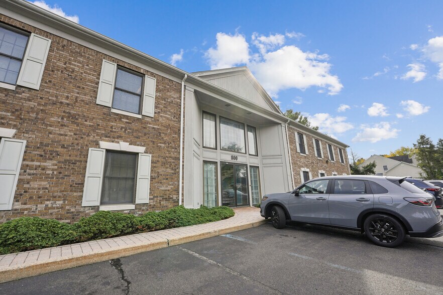 More Photos Of 800 Wyckoff Ave, Wyckoff Office For Sale