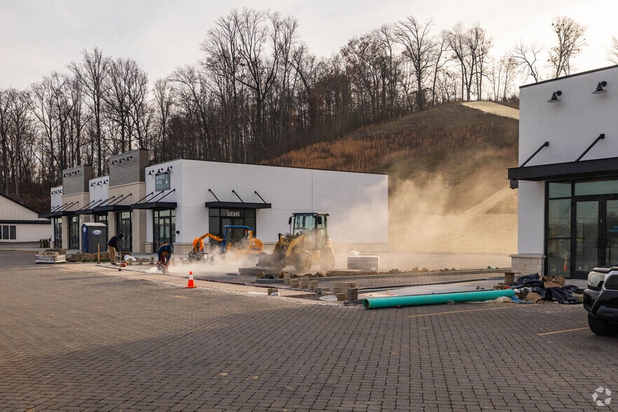 More Photos Of 11444 Hardin Valley Rd, Knoxville Storefront For Lease